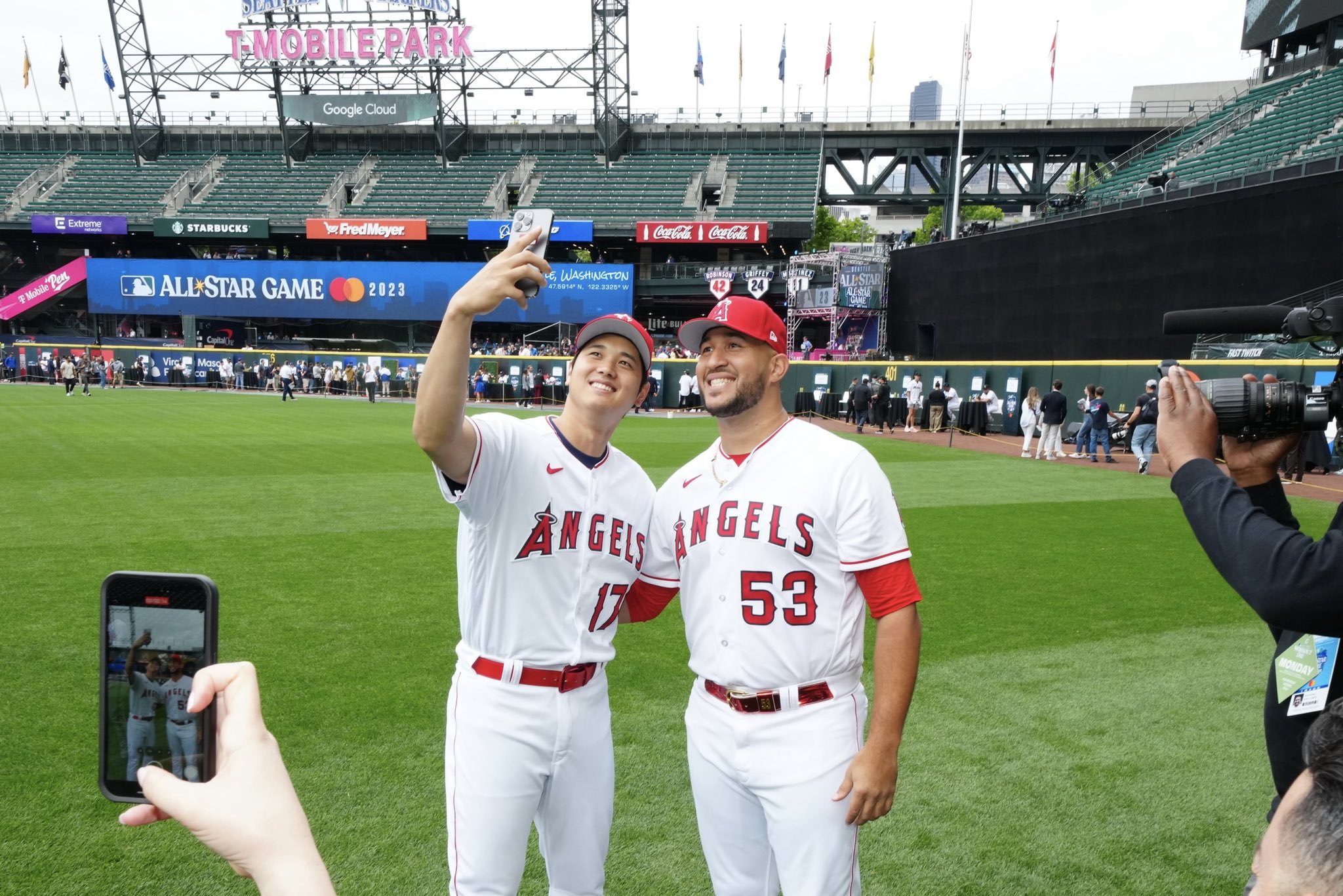 Two Class Acts at the All Star Game: Ohtani and Estevez