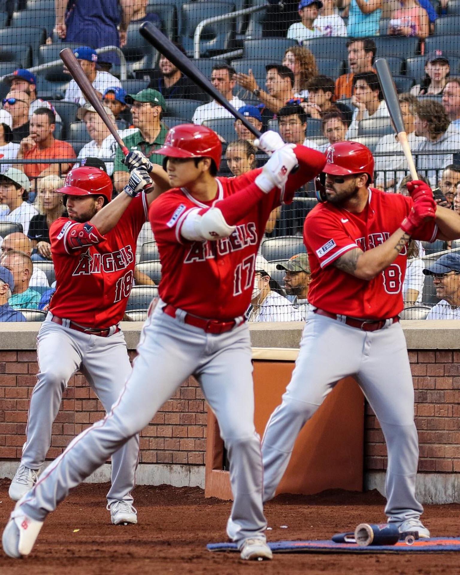 Cool pic of Schanuel, Ohtani and Moustakas