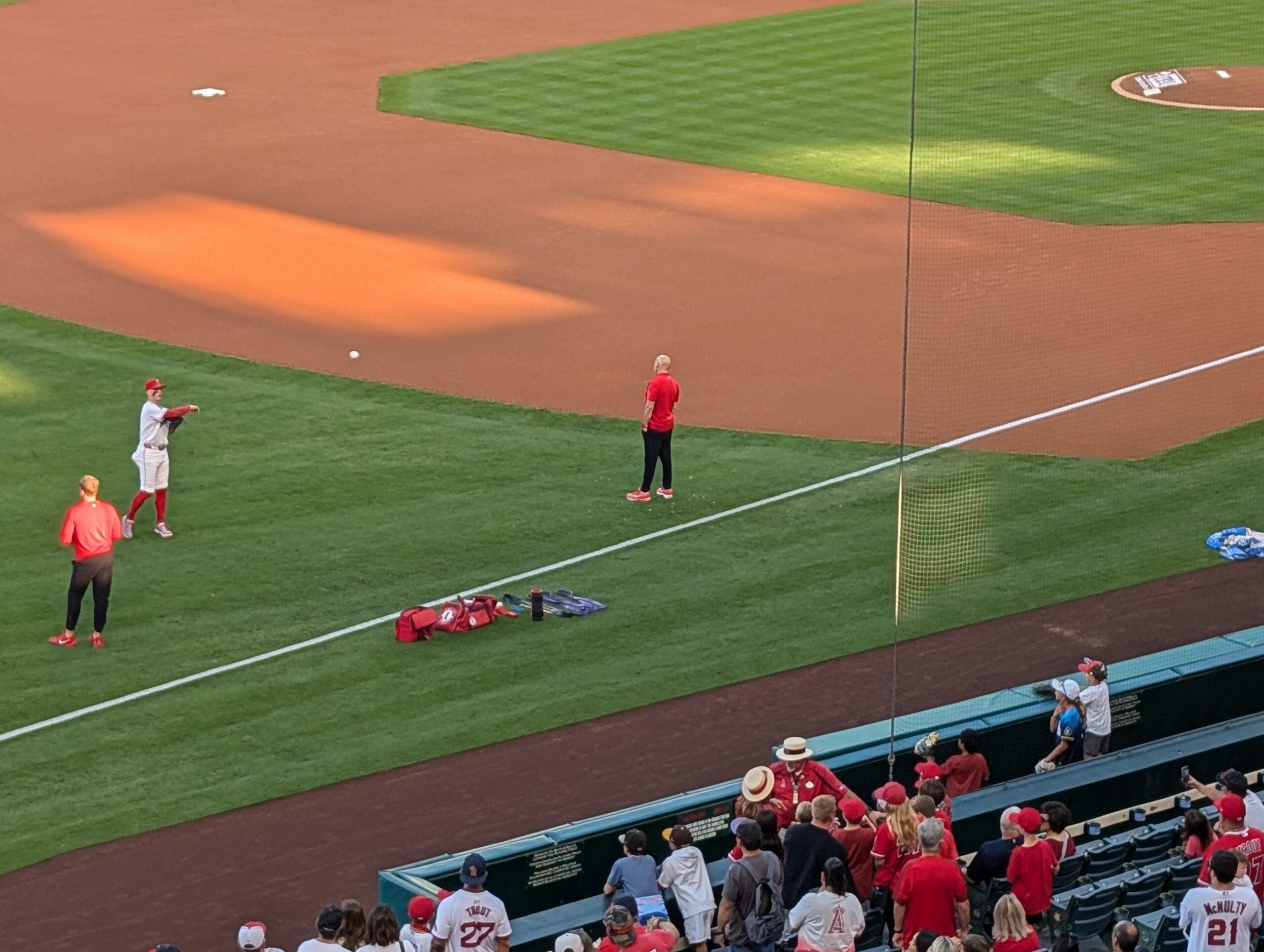 Zach Neto playing catch with kids 🥹