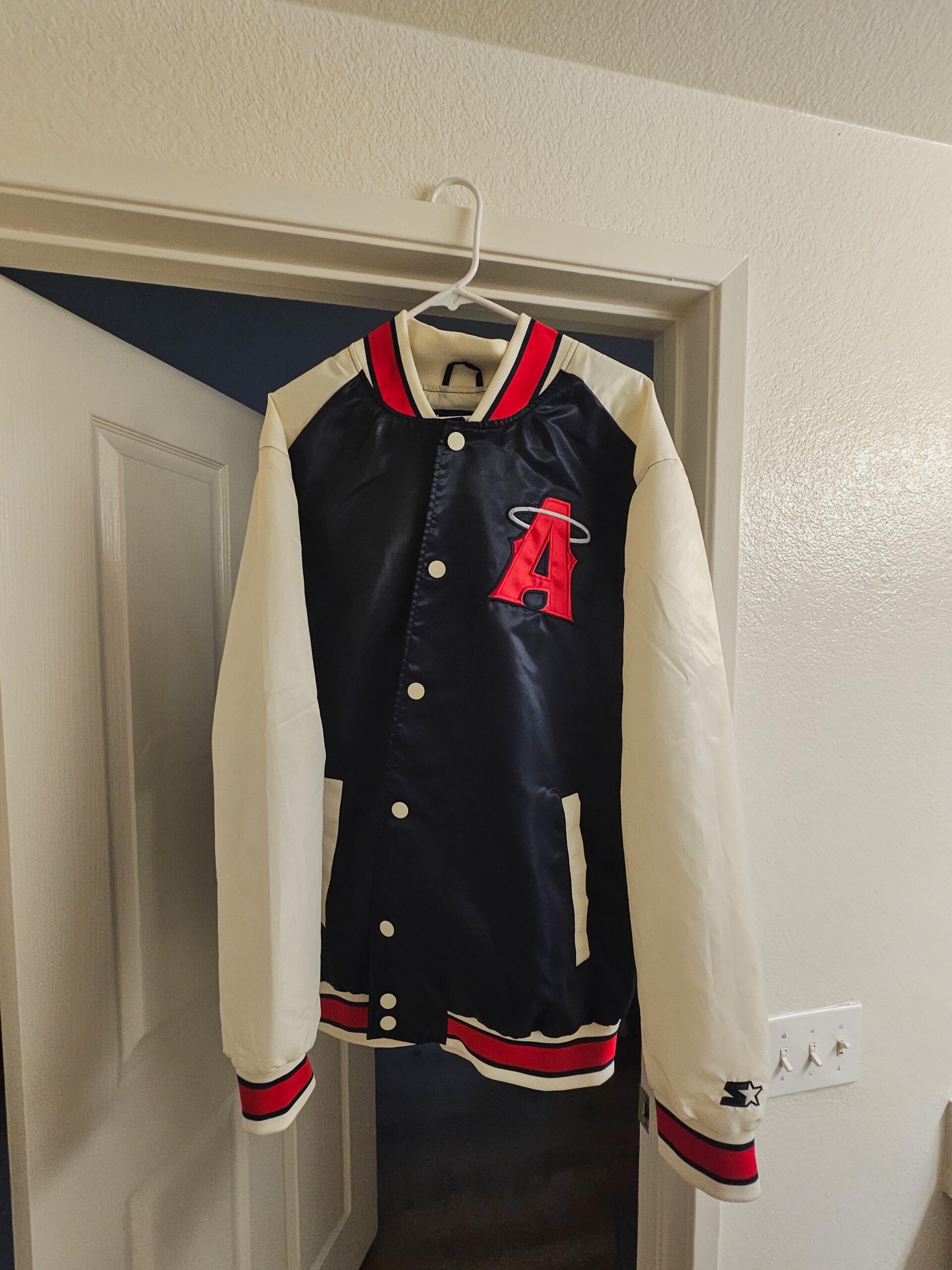 I had to grab one last night. Are you guys fans of this starter jacket?