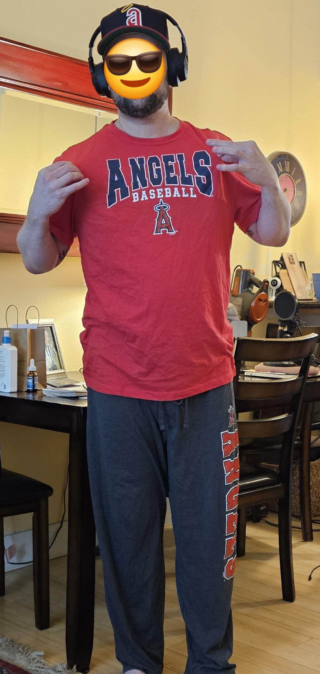 My gameday bedtime ‘fit. Yes I sleep with a hat.