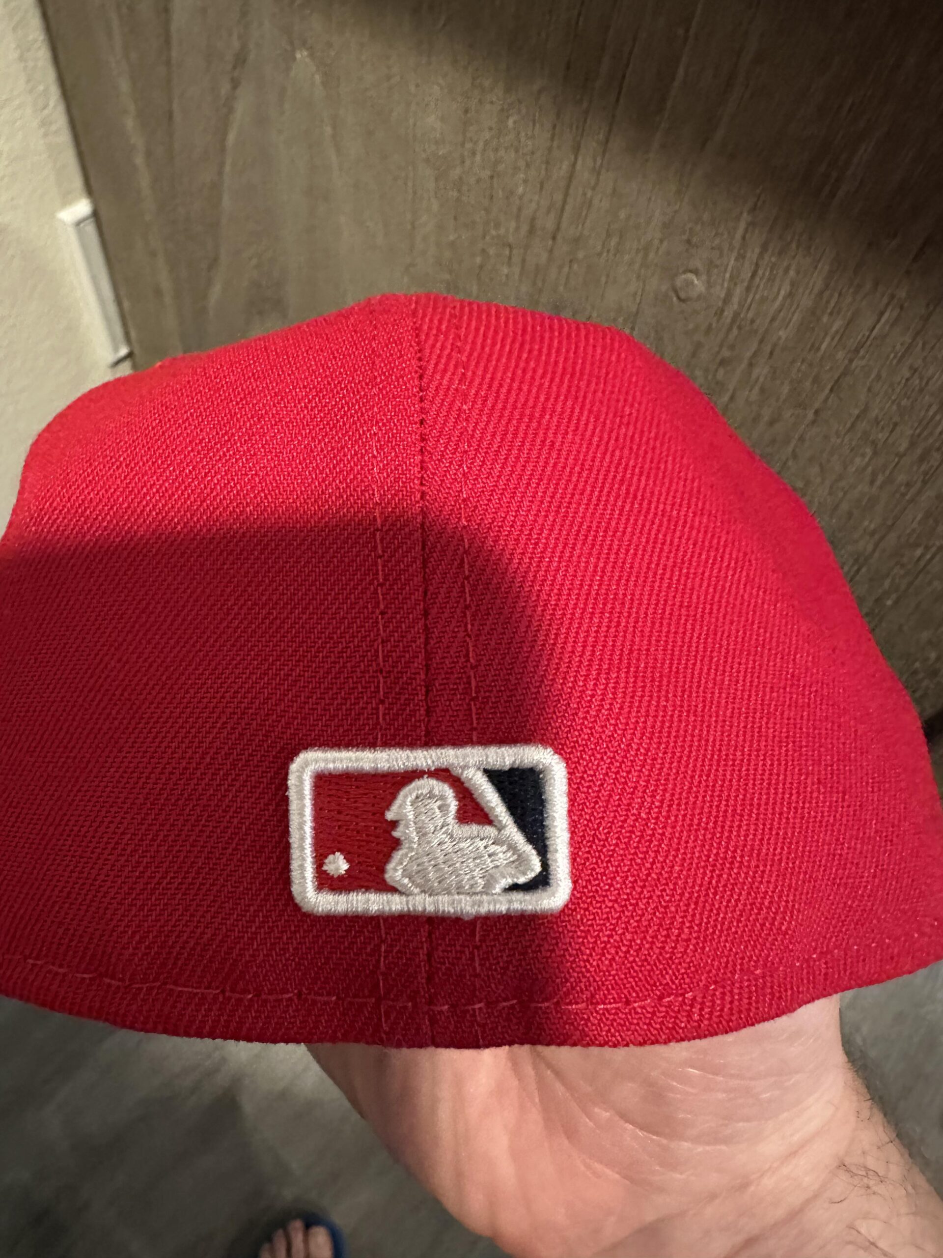 MLB logo colors inverted on on-field fitted caps?