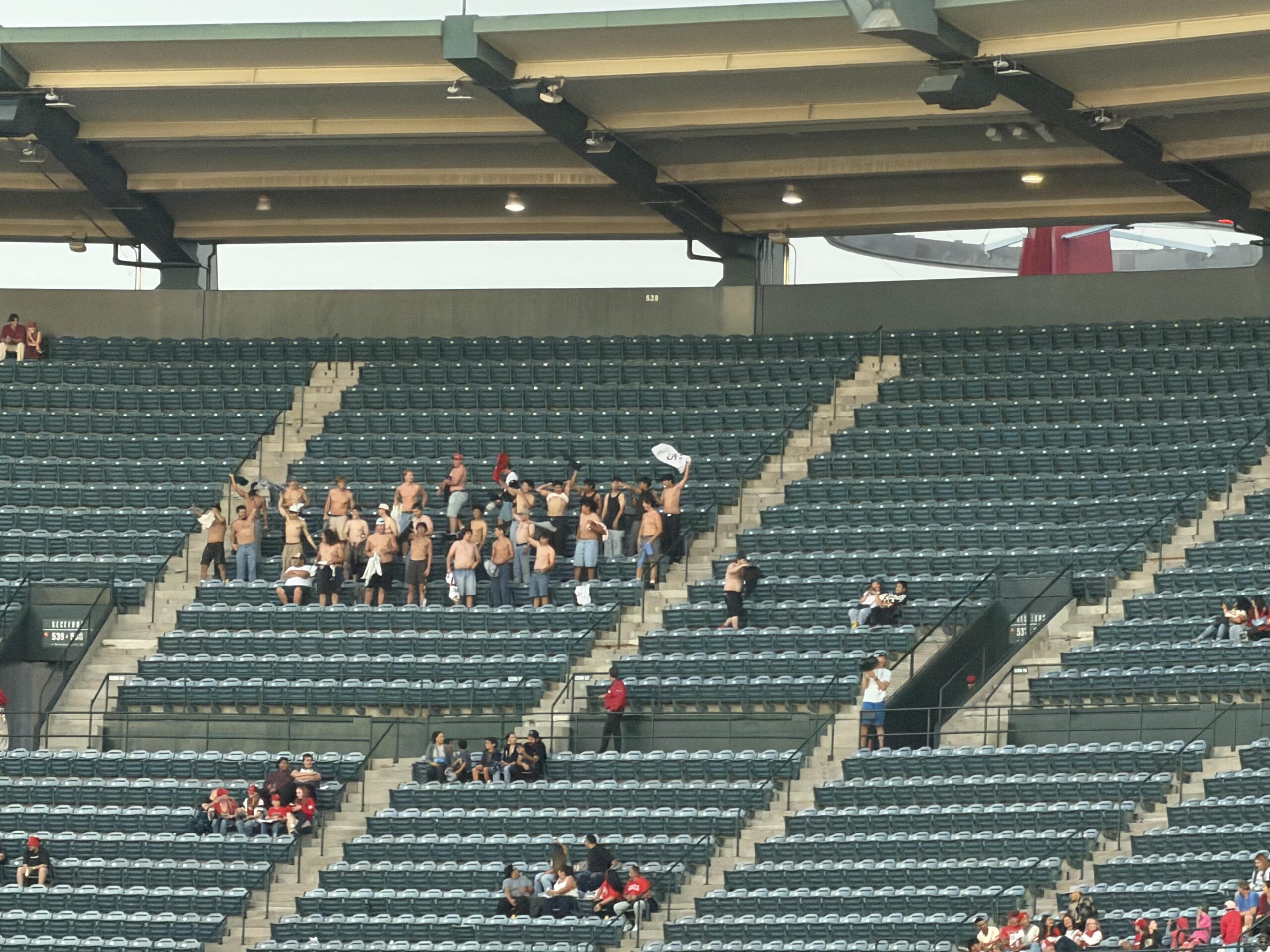 Tarp off boys – sell the team